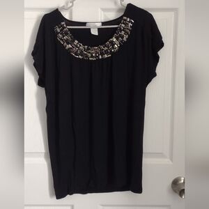 Black T-shirt with beaded collar